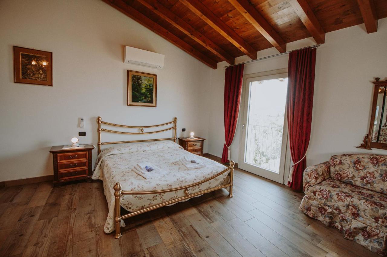 B&B Casa Santa Lucia Манерба дел Гарда Екстериор снимка
